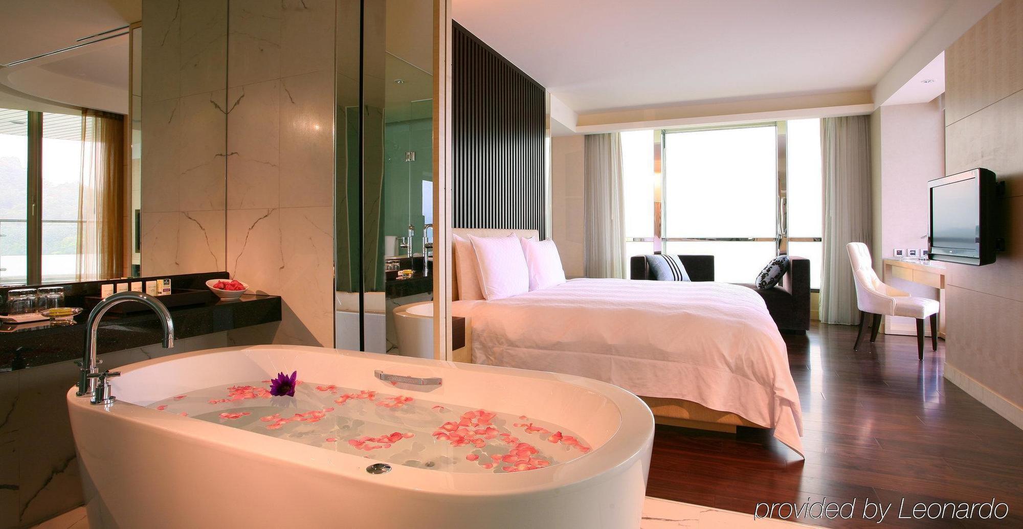 The Crystal Resort Sun Moon Lake Yuchi Exterior foto